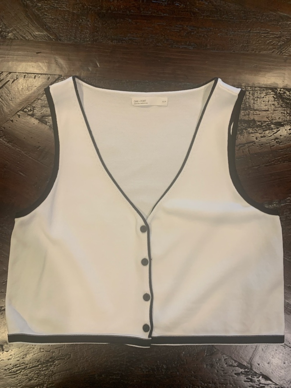 OAK + FORT White Cropped V-Neck Tank with Black Trim